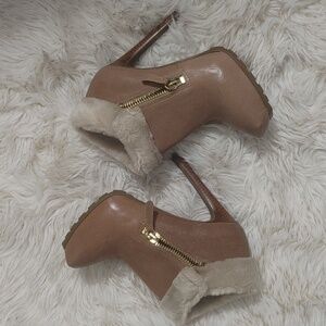 NWOT Guess Women’s Tan Leather Faux Fur Trim Ivorie Ankle Boots Size 7.5M